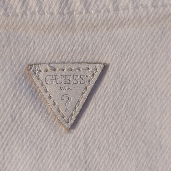 GUESS white denim skirt. - Picture 4 of 6